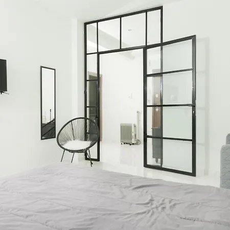Bubbles Apartment- At002