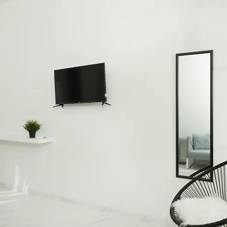 Bubbles Apartment- At002 *