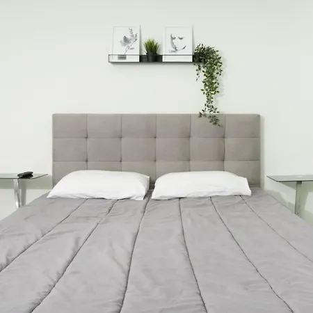 Bubbles Apartment- At002